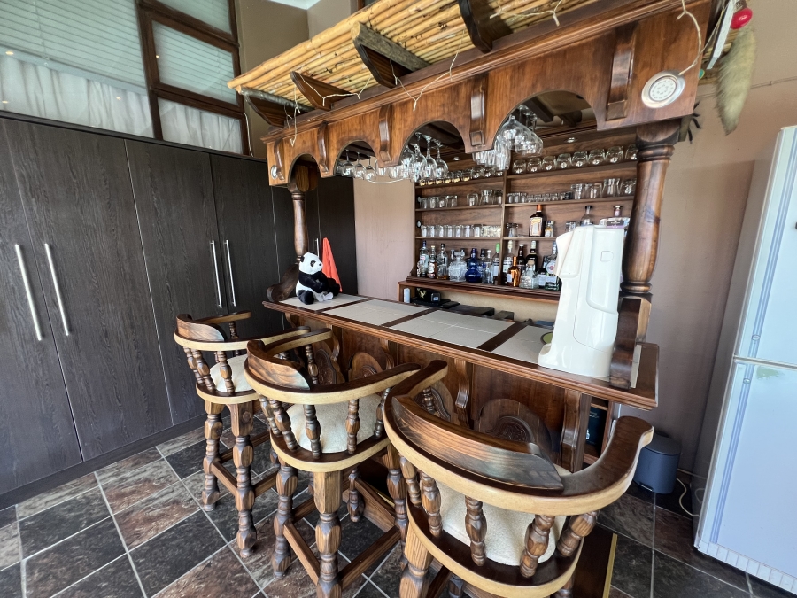 4 Bedroom Property for Sale in Bonza Bay Eastern Cape
